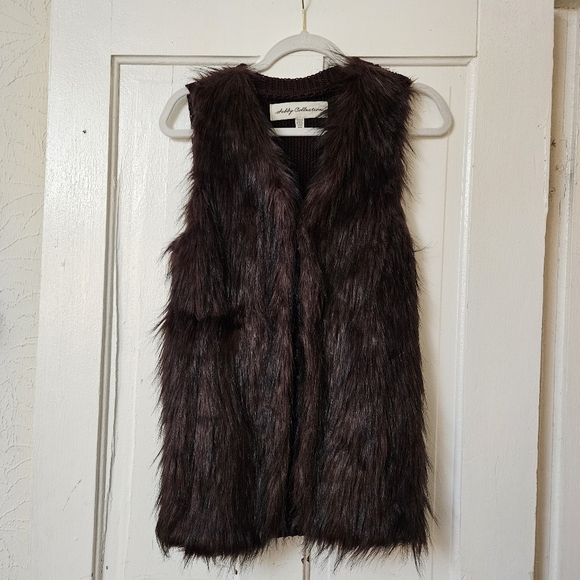 Sebby Collection Women's Medium Burgundy Faux Fur Knitted Vest - Picture 1 of 9